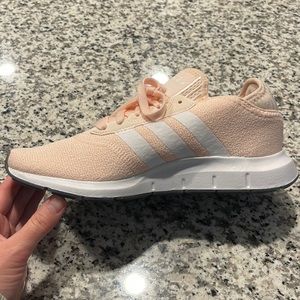 Adidas swift run, size 6.5 in light pink